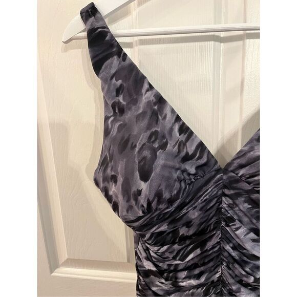 Miraclesuit Gray & Black Watercolor Front Ruched Swimsuit sz 16 EUC - Picture 6 of 8